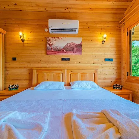 Blue Green Life Bungalow Bed & Breakfast