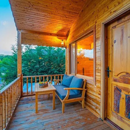 Blue Green Life Bungalow