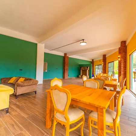 Blue Green Life Bungalow Bed & Breakfast *